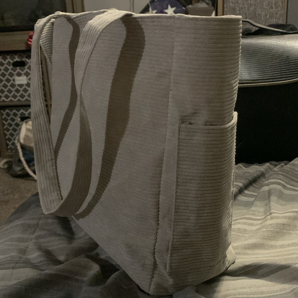 corduroy everyday tote bag!! SO much room, 3 outer pockets & 3 on the inside!